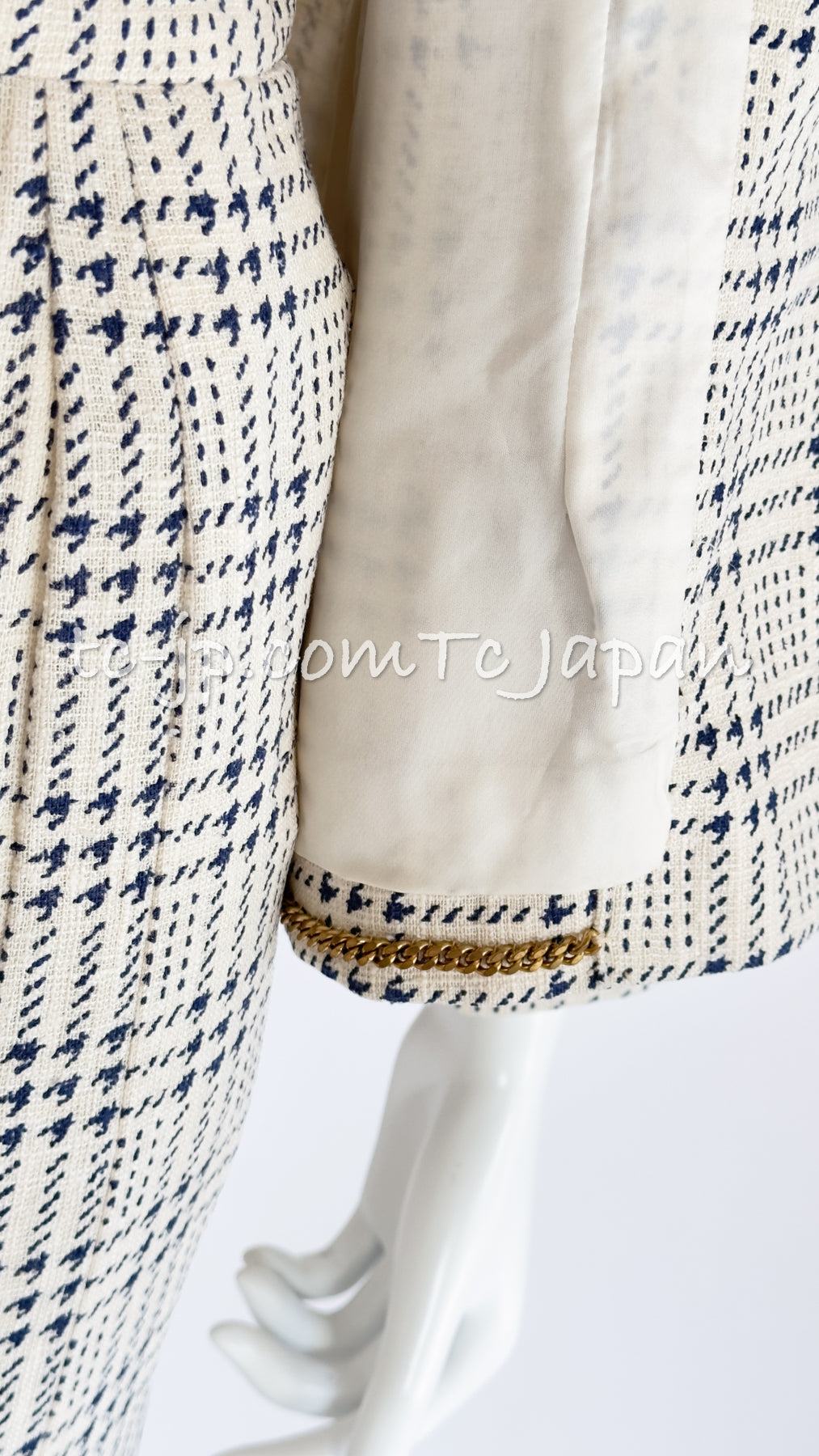 CHANEL 80's Vintage White Navy Silk Jacket Skirt Suit 34 シャネル ヴィンテージ ホワイト ネイビー シルク ジャケット スカート スーツ 即発
