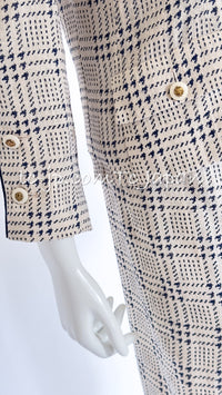 CHANEL 80's Vintage White Navy Silk Jacket Skirt Suit 34 シャネル ヴィンテージ ホワイト ネイビー シルク ジャケット スカート スーツ 即発
