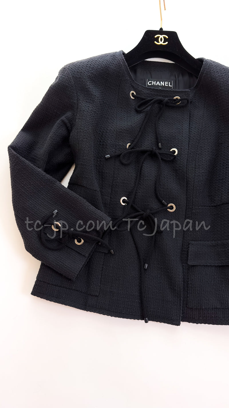 CHANEL 07C white or Black Dress jacket Coat with ribbon Suit  訳あり シャネル ブラック 胸紐・ジャケット・スカート・スーツ コート - TC JAPAN