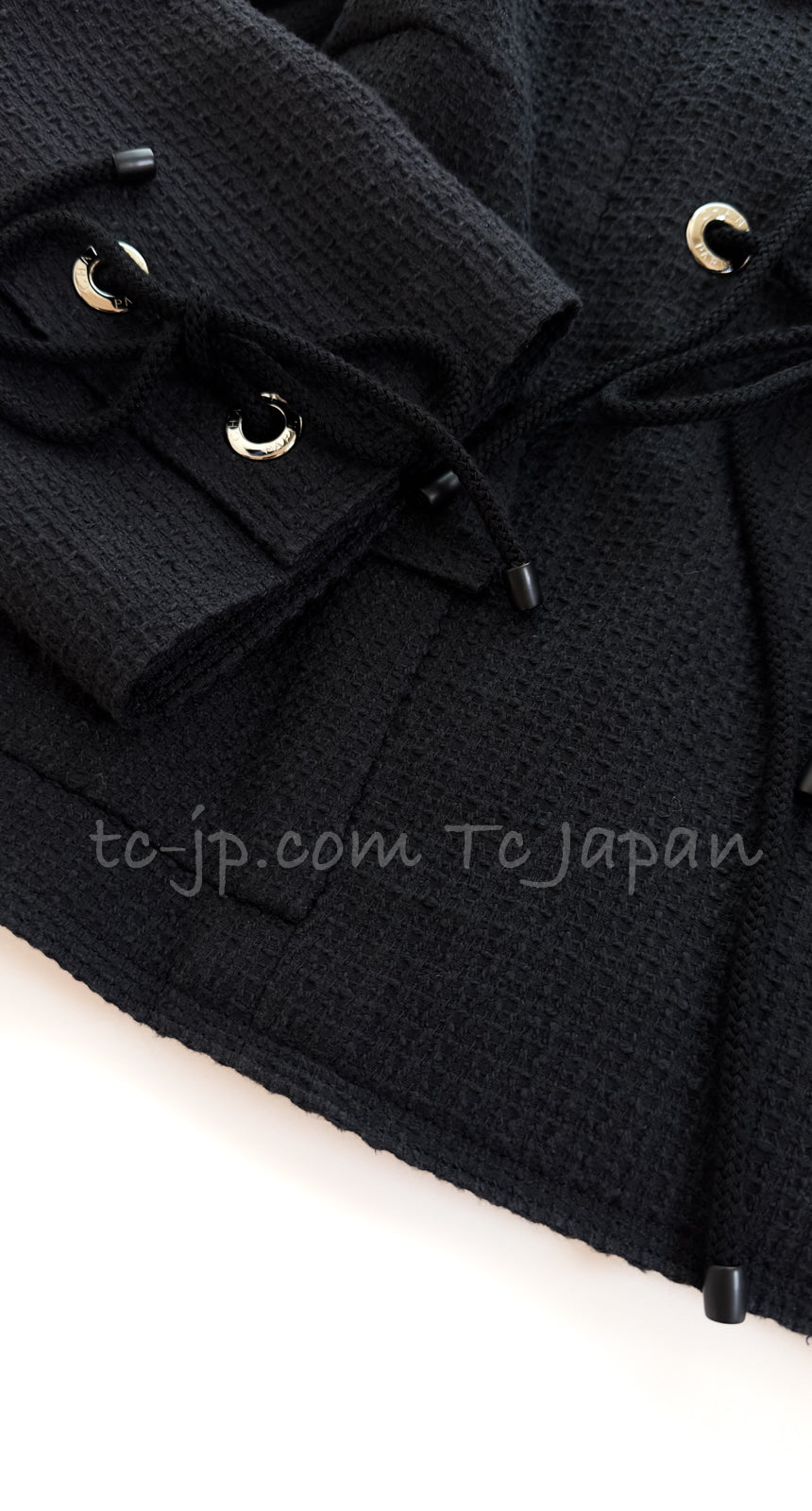 CHANEL 07C white or Black Dress jacket Coat with ribbon Suit  訳あり シャネル ブラック 胸紐・ジャケット・スカート・スーツ コート - TC JAPAN