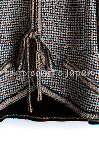 CHANEL 10C Black Ivory Gold Stand Collar Tweed Jacket Skirt Suit 34 40 シャネル ブラック アイボリー ゴールド スタンドカラー ツイード ジャケット スカート スーツ 即発