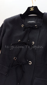 CHANEL 07C white or Black Dress jacket Coat with ribbon Suit  訳あり シャネル ブラック 胸紐・ジャケット・スカート・スーツ コート - TC JAPAN