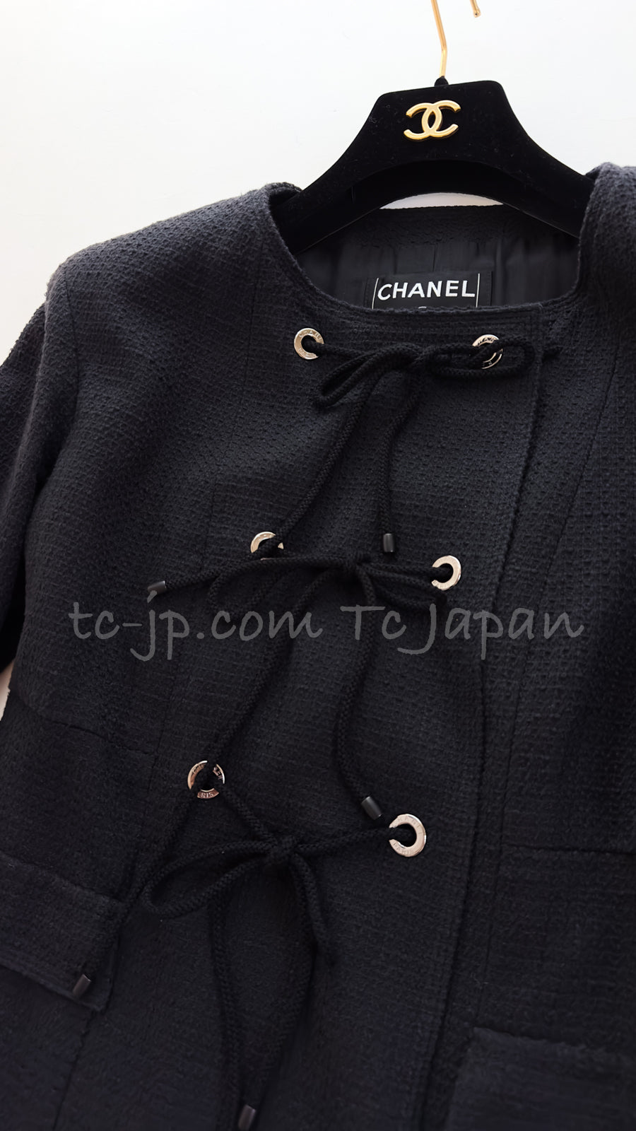 CHANEL 07C white or Black Dress jacket Coat with ribbon Suit  訳あり シャネル ブラック 胸紐・ジャケット・スカート・スーツ コート - TC JAPAN