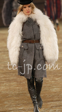 CHANEL 14PF Black Gray Mohair Light Long Coat With Soft real Lamb Fur 34 36 38 シャネル グレー ホワイト モヘア とっても軽くてふんわり暖か リアル ラム ファー付 ロング コート 即発