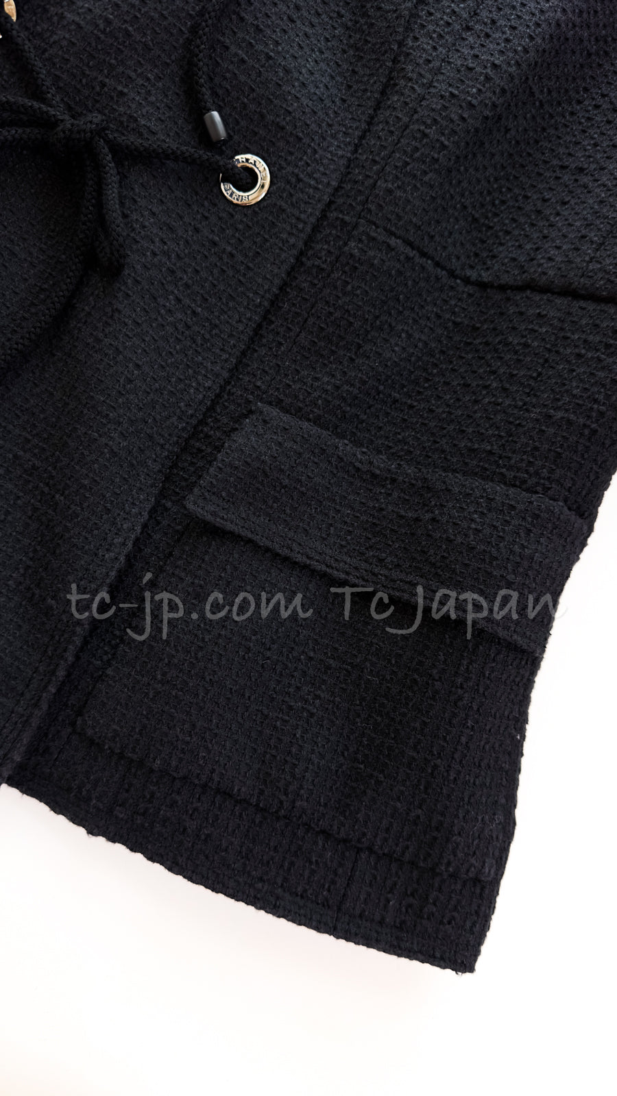 CHANEL 07C white or Black Dress jacket Coat with ribbon Suit  訳あり シャネル ブラック 胸紐・ジャケット・スカート・スーツ コート - TC JAPAN