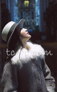 CHANEL 14PF Black Grey Mohair Light Long Coat With Soft real Lamb Fur 34 36 38 シャネル グレー ホワイト モヘア とっても軽くてふんわり暖か リアル ラム ファー付 ロング コート 即発