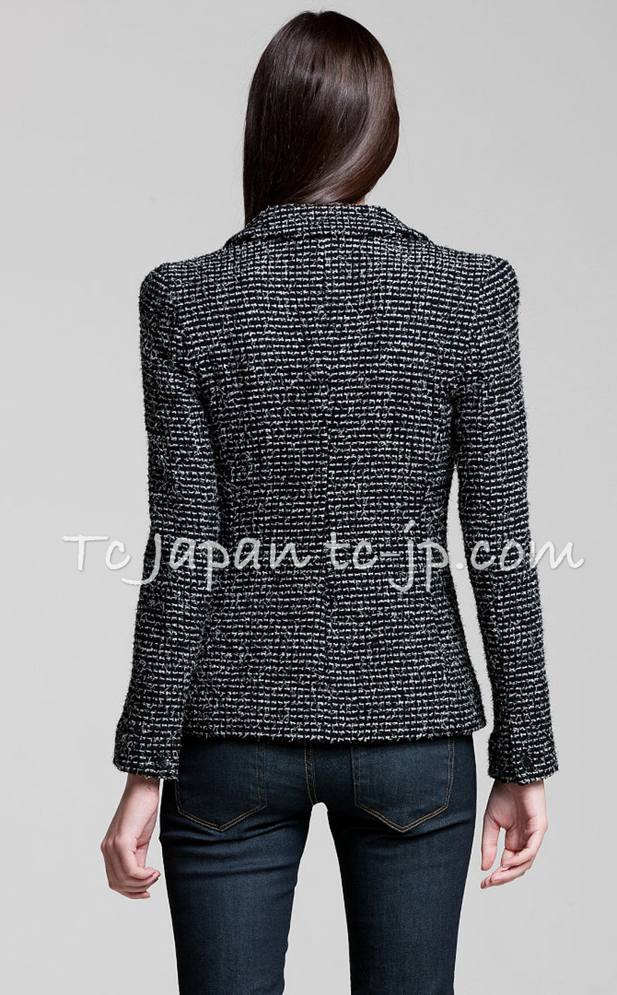 CHANEL 03C Black White Tweed Double Jacket Skirt Suit W/ 3 Camellia Brooches 36 38 シャネル ブラック ホワイト カメリア ブローチ3つ付 ツイード ダブル ジャケット 水滴 CCボタン スカート スーツ 即発