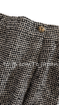 CHANEL 10C Black Ivory Gold Stand Collar Tweed Jacket Skirt Suit 34 40 シャネル ブラック アイボリー ゴールド スタンドカラー ツイード ジャケット スカート スーツ 即発
