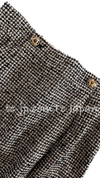 CHANEL 10C Black Ivory Gold Stand Collar Tweed Jacket Skirt Suit 34 40 シャネル ブラック アイボリー ゴールド スタンドカラー ツイード ジャケット スカート スーツ 即発