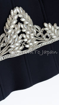 CHANEL 02A Dark Navy Rhinestones Vintage Wool Jacket Skirt Suit 38 40 42 シャネル ダークネイビー・ウール・ヘップバーン風・ラインストーン・王冠ジャケット 即発