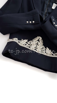 CHANEL 02A Dark Navy Rhinestones Vintage Wool Jacket Skirt Suit 38 40 42 シャネル ダークネイビー・ウール・ヘップバーン風・ラインストーン・王冠ジャケット 即発