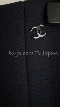 CHANEL 02A Dark Navy Rhinestones Vintage Wool Jacket Skirt Suit 38 40 42 シャネル ダークネイビー・ウール・ヘップバーン風・ラインストーン・王冠ジャケット 即発