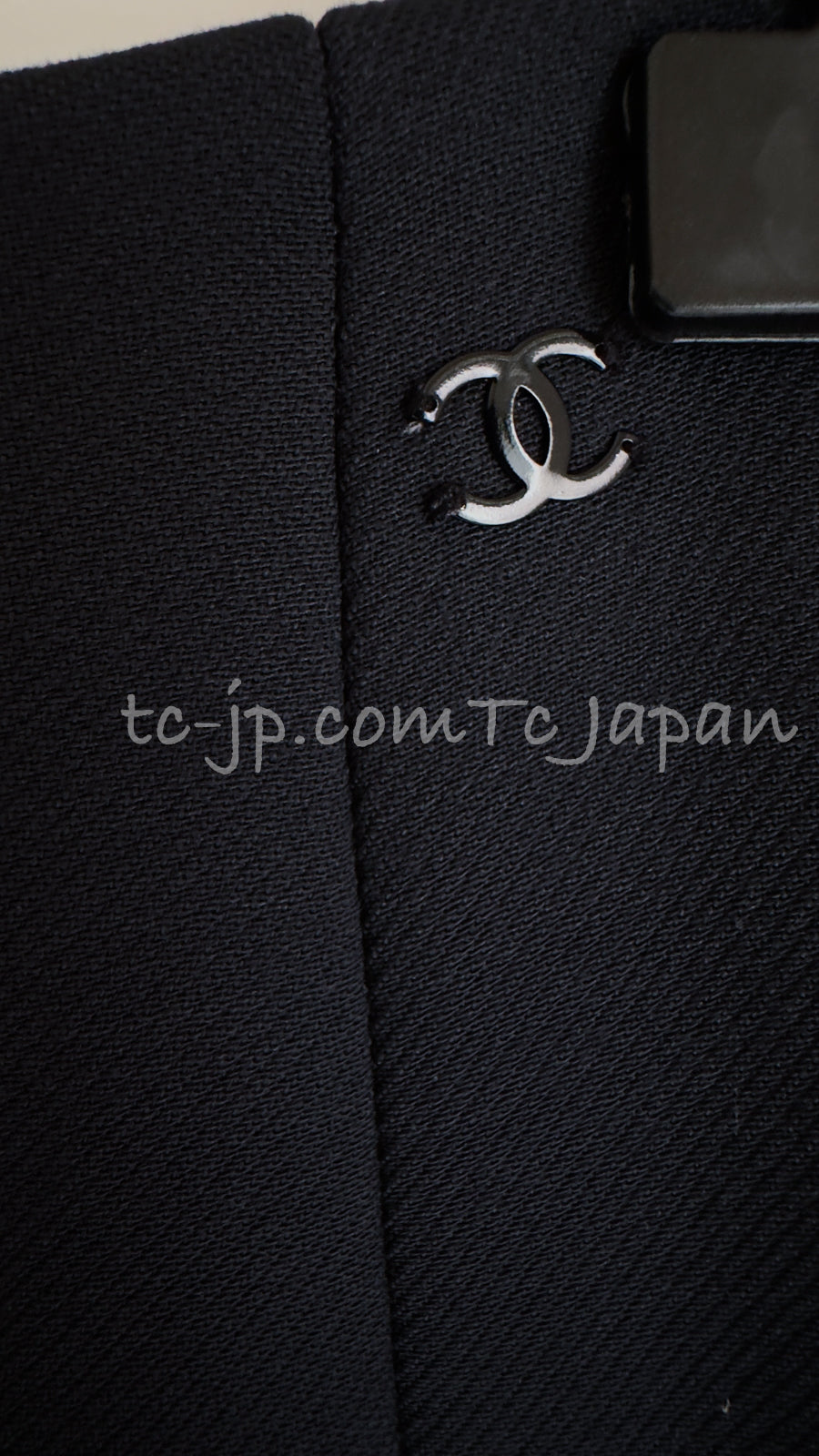 CHANEL 02A Dark Navy Rhinestones Vintage Wool Jacket Skirt Suit 38 40 42 シャネル ダークネイビー・ウール・ヘップバーン風・ラインストーン・王冠ジャケット 即発
