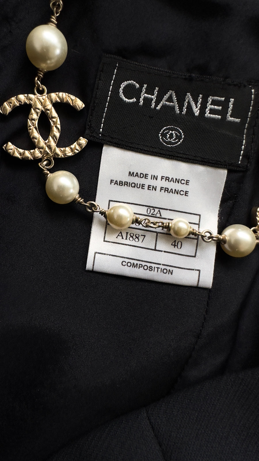 CHANEL 02A Dark Navy Rhinestones Vintage Wool Jacket Skirt Suit 38 40 42 シャネル ダークネイビー・ウール・ヘップバーン風・ラインストーン・王冠ジャケット 即発