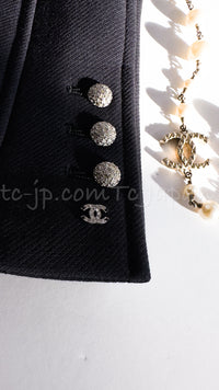 CHANEL 02A Dark Navy Rhinestones Vintage Wool Jacket Skirt Suit 38 40 42 シャネル ダークネイビー・ウール・ヘップバーン風・ラインストーン・王冠ジャケット 即発