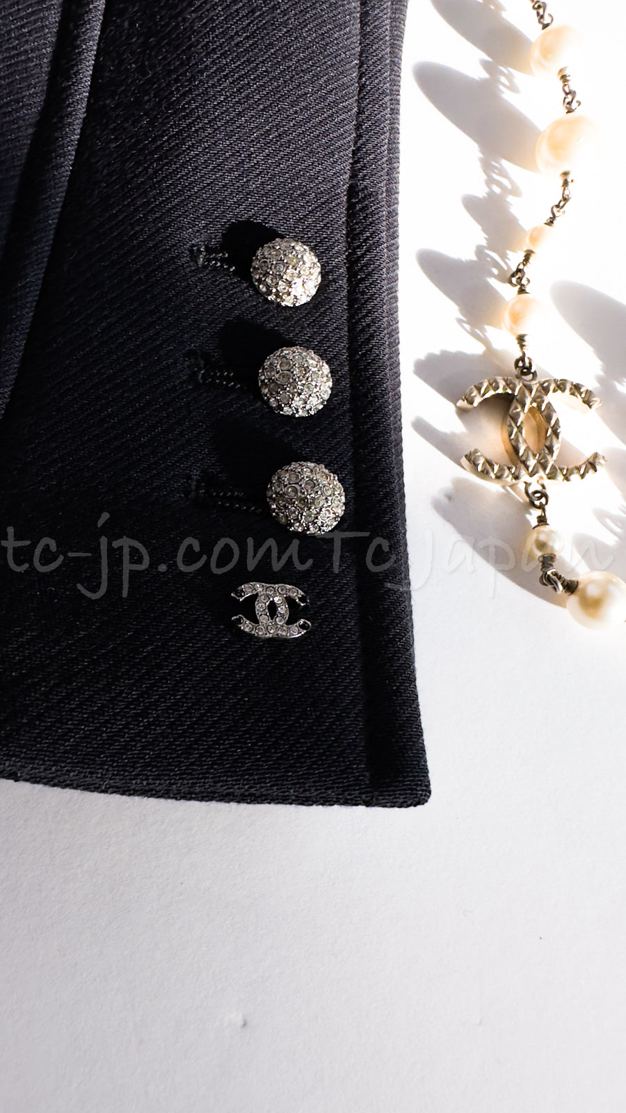 CHANEL 02A Dark Navy Rhinestones Vintage Wool Jacket Skirt Suit 38 40 42 シャネル ダークネイビー・ウール・ヘップバーン風・ラインストーン・王冠ジャケット 即発