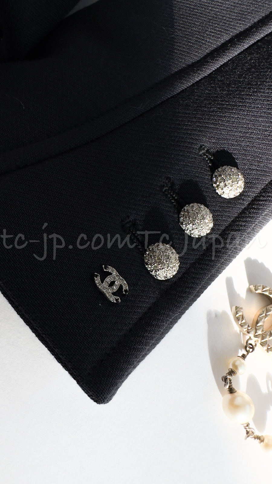 CHANEL 02A Dark Navy Rhinestones Vintage Wool Jacket Skirt Suit 38 40 42 シャネル ダークネイビー・ウール・ヘップバーン風・ラインストーン・王冠ジャケット 即発