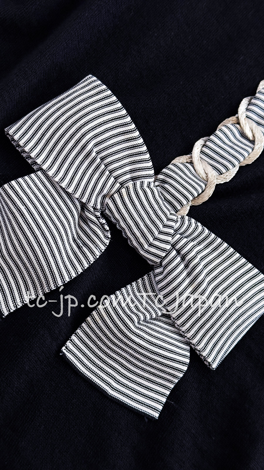 CHANEL 07S Black White Cashmere Silk Celebrity Bow Knit Tops 34 36 シャネル ブラック カシミア シルク セレブのリボン ニット トップス 即発