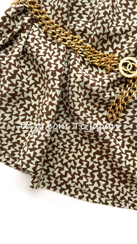 CHANEL 87S Brown Olive Silk Sleeveless Ribbon Tops 38 シャネル オリーブ・ブラウン・リボン柄・シルク・ノースリーブ・・トップス 即発