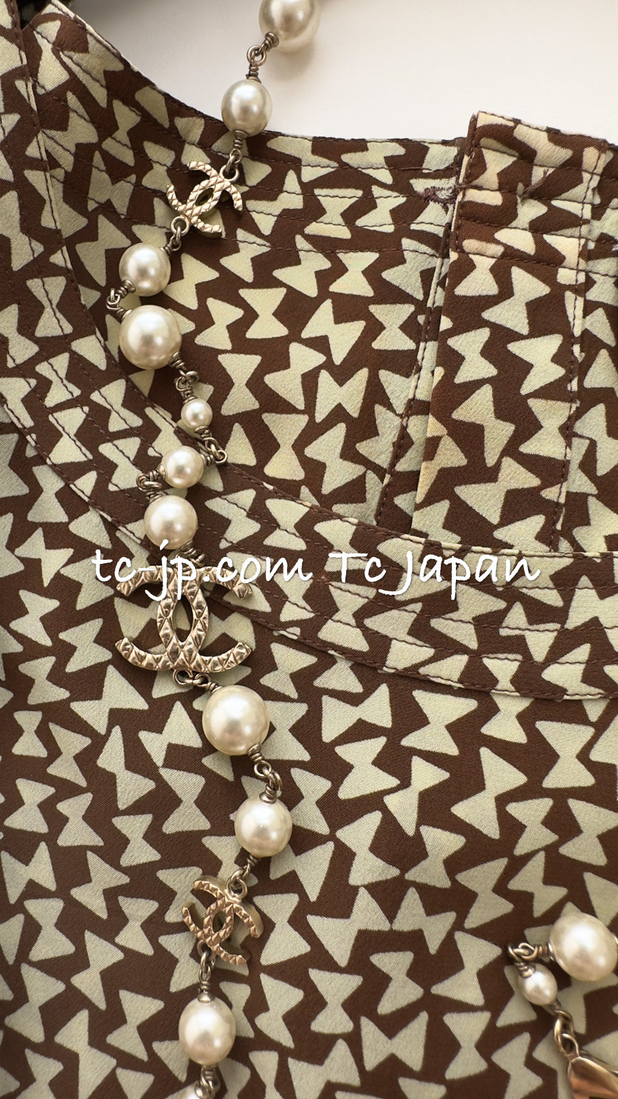 CHANEL 87S Brown Olive Silk Sleeveless Ribbon Tops 38 シャネル オリーブ・ブラウン・リボン柄・シルク・ノースリーブ・・トップス 即発