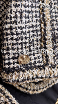 CHANEL 10C Black Ivory Gold Stand Collar Tweed Jacket Skirt Suit 34 40 シャネル ブラック アイボリー ゴールド スタンドカラー ツイード ジャケット スカート スーツ 即発