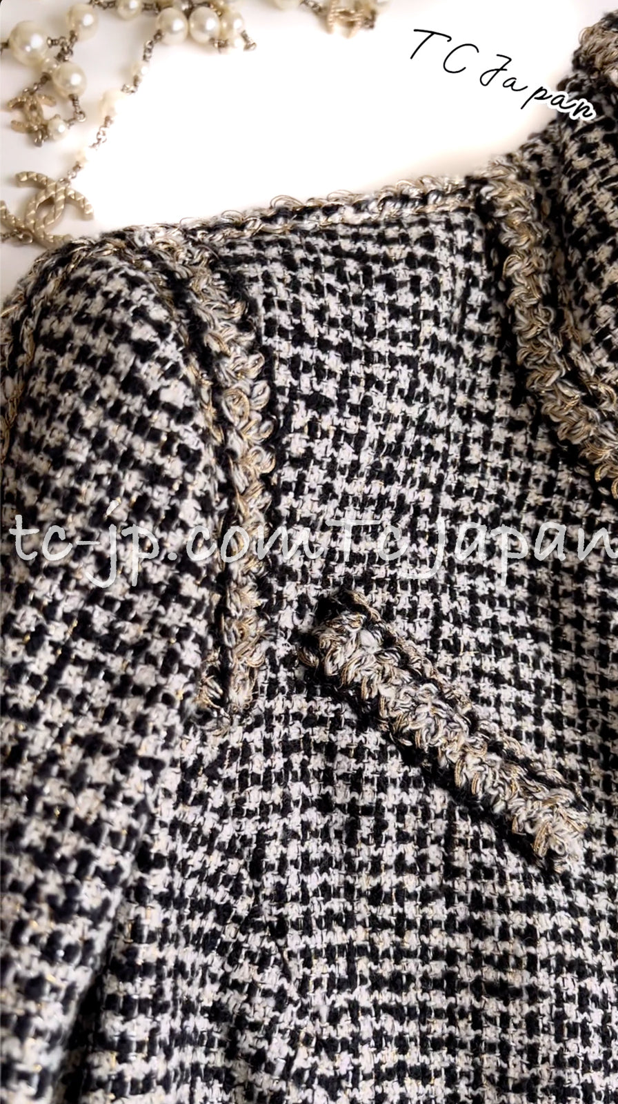 CHANEL 10C Black Ivory Gold Stand Collar Tweed Jacket Skirt Suit 34 40 シャネル ブラック アイボリー ゴールド スタンドカラー ツイード ジャケット スカート スーツ 即発