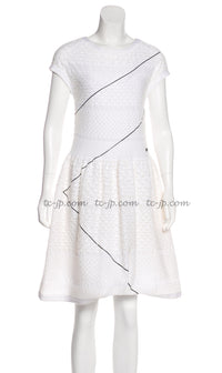 CHANEL 12S White Black Line Short Knit Dress 40 シャネル ホワイト・黒ライン・ニット ワンピース 即発