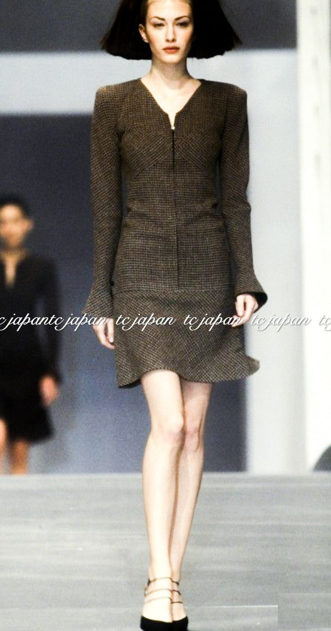 CHANEL 97A Dark Grey Wool Zipper Dress 42 シャネル ダークグレー・ウール・ジッパー・スタイル抜群・ワンピース  即発