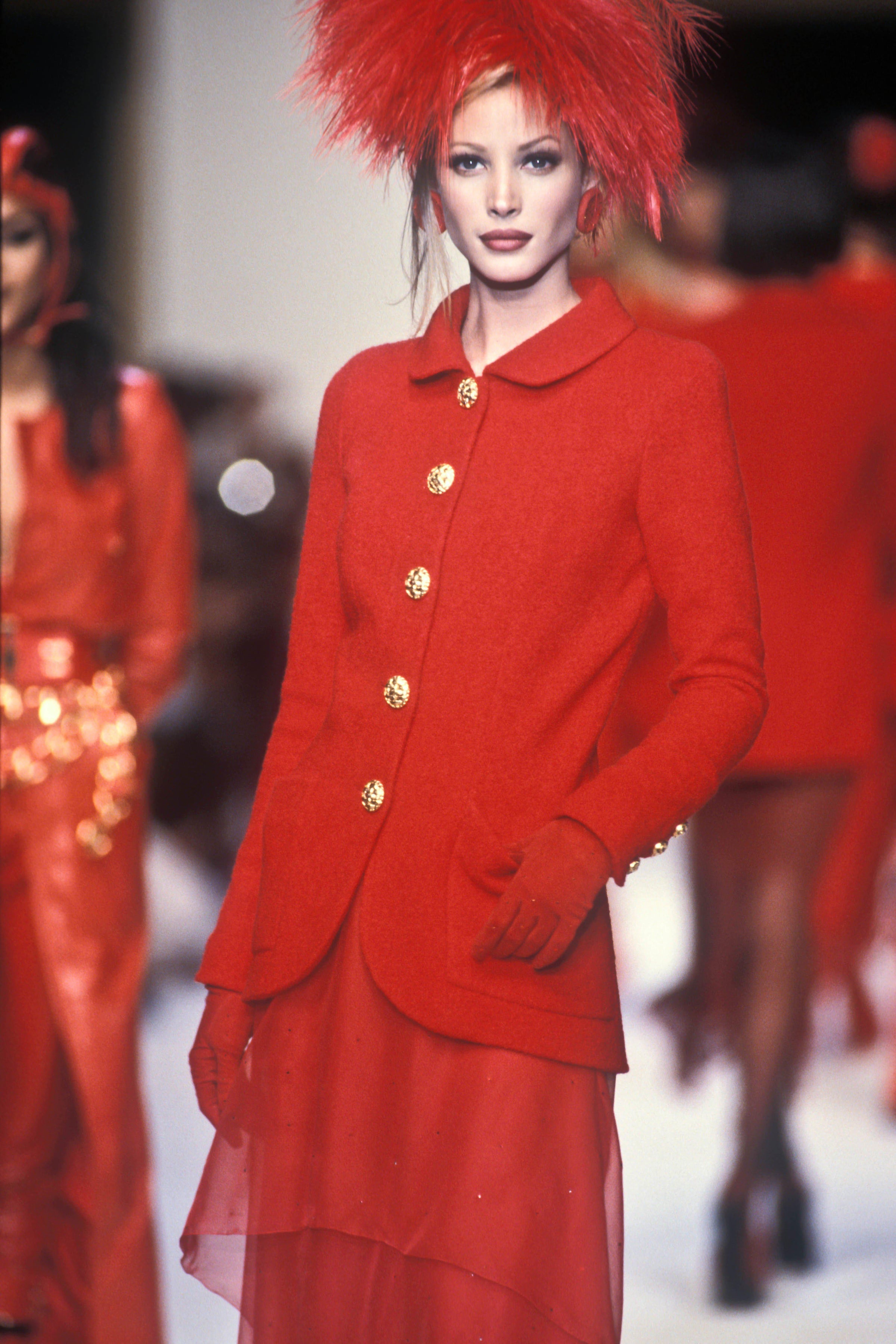 CHANEL 92A Iconic Collectible Scarlet Red Wool Tweed Jacket Basket Gold Button 36 38 シャネル スカーレット レッド コレクター限定品 ウール ツイード ジャケット バスケットボタン 即発