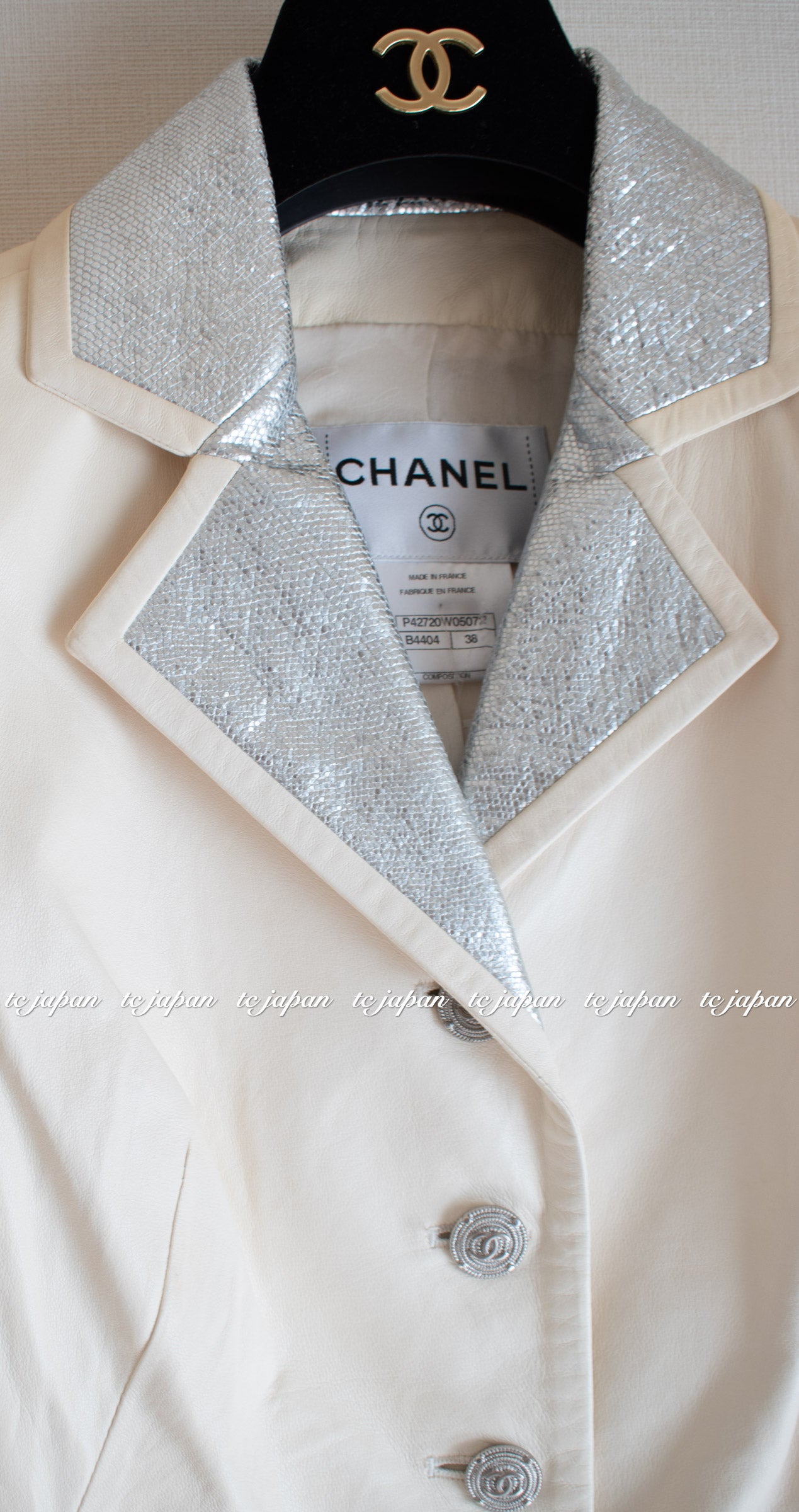 CHANEL 12C ivory Creme Lambskin Leather Jacket with Silver Collars 38 シャネル アイボリー・レザー・ジャケット即発