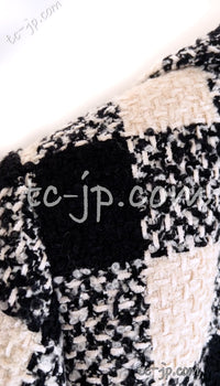 CHANEL 16PF Ivory Black Wool Silk Double Tweed Coat 34 36 38 40 シャネル アイボリー ブラック ウール シルク チェック ツイード コート メンズも!即発