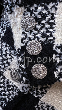 CHANEL 16PF Ivory Black Wool Silk Double Tweed Coat 34 36 38 40 シャネル アイボリー ブラック ウール シルク チェック ツイード コート メンズも!即発