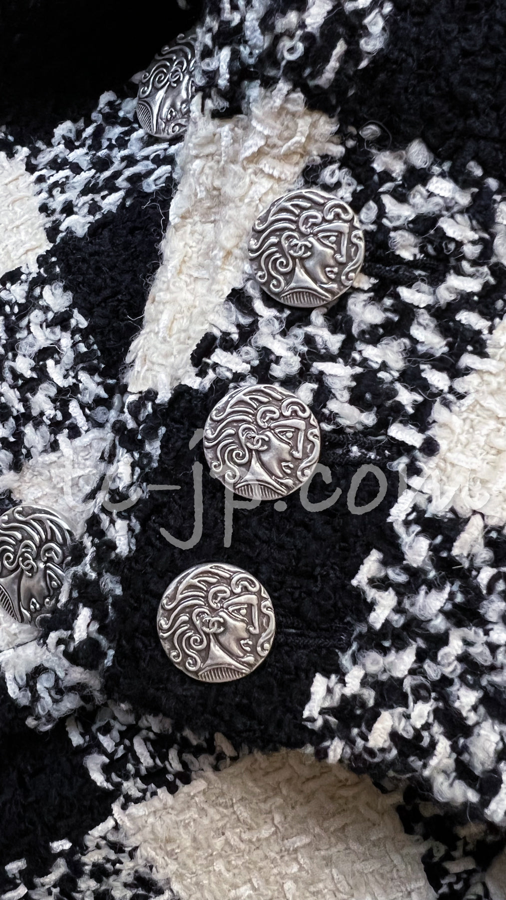 CHANEL 16PF Ivory Black Wool Silk Double Tweed Coat 34 36 38 40 シャネル アイボリー ブラック ウール シルク チェック ツイード コート メンズも!即発