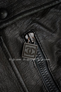 CHANEL 07A Black Lamb Skin Leather Blouson Half Coat Jacket 34 36 38 シャネル ブラック ラム スキン レザー ライダース ブルゾン ジャンバー ハーフ コート ジャケット 即発