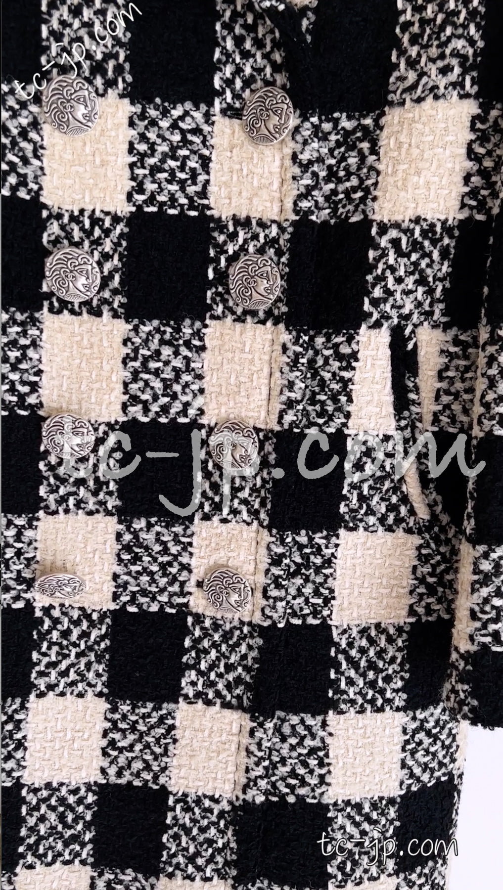 CHANEL 16PF Ivory Black Wool Silk Double Tweed Coat 34 36 38 40 シャネル アイボリー ブラック ウール シルク チェック ツイード コート メンズも!即発
