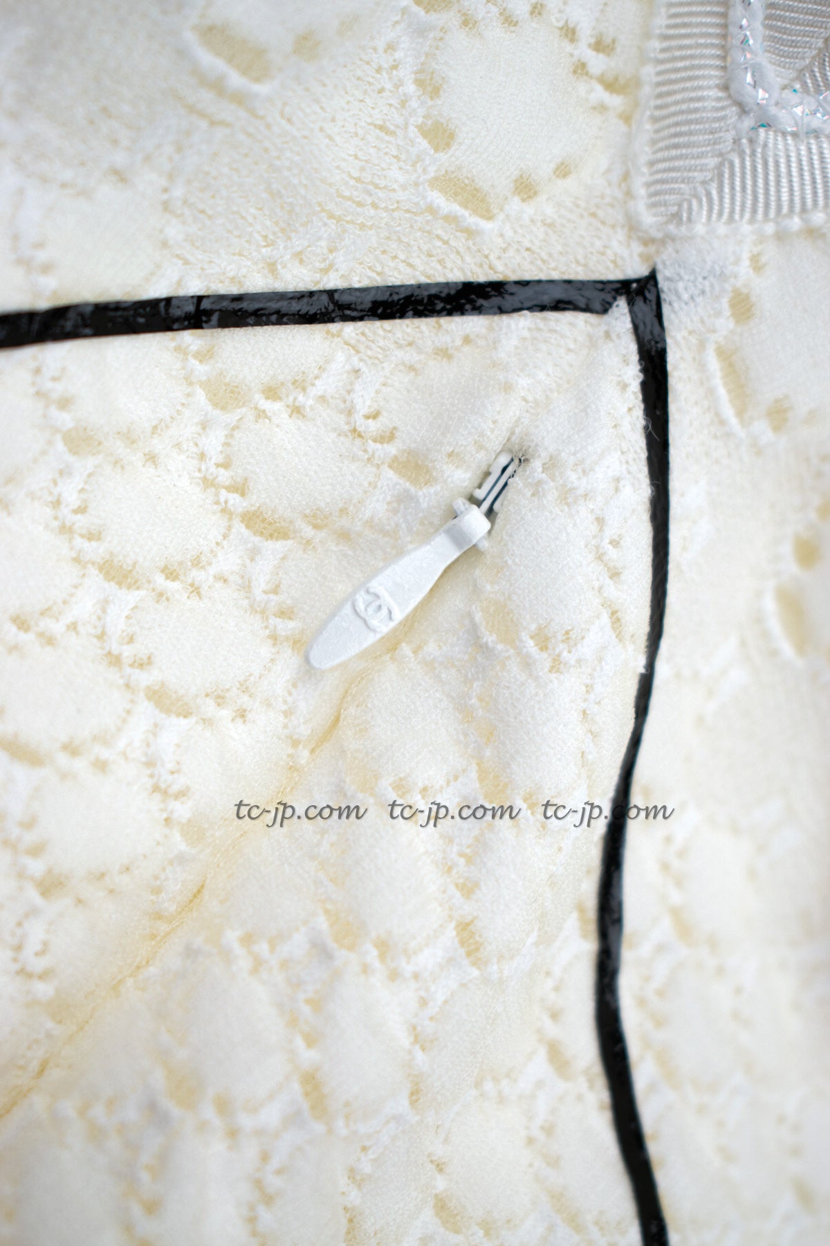 CHANEL 12S White Black Line Short Knit Dress 40 シャネル ホワイト・黒ライン・ニット ワンピース 即発