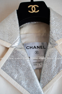 CHANEL 12C ivory Creme Lambskin Leather Jacket with Silver Collars 38 シャネル アイボリー・レザー・ジャケット即発