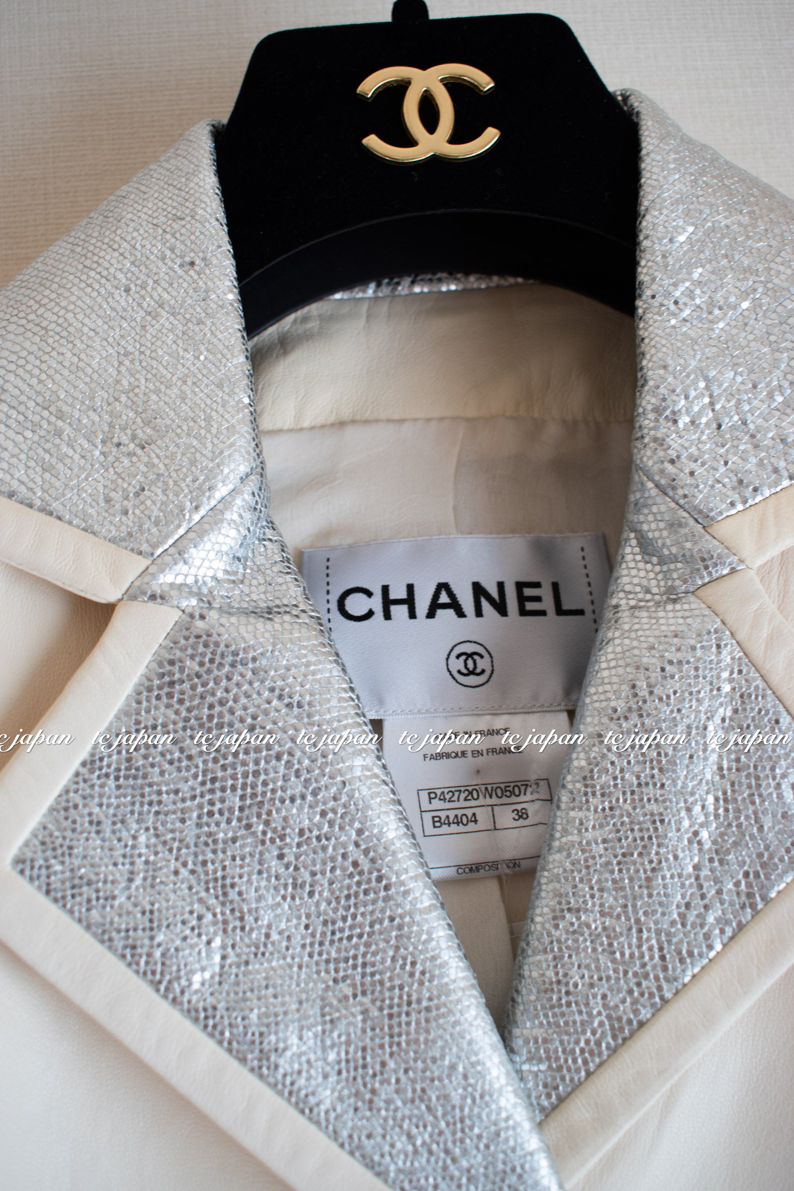 CHANEL 12C ivory Creme Lambskin Leather Jacket with Silver Collars 38 シャネル アイボリー・レザー・ジャケット即発