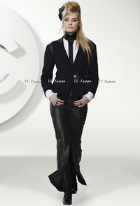 CHANEL 08PF Black Wool Lion Button Blazer Jacket 36 シャネル ブラック・ウール・ライオンボタン・ジャケット