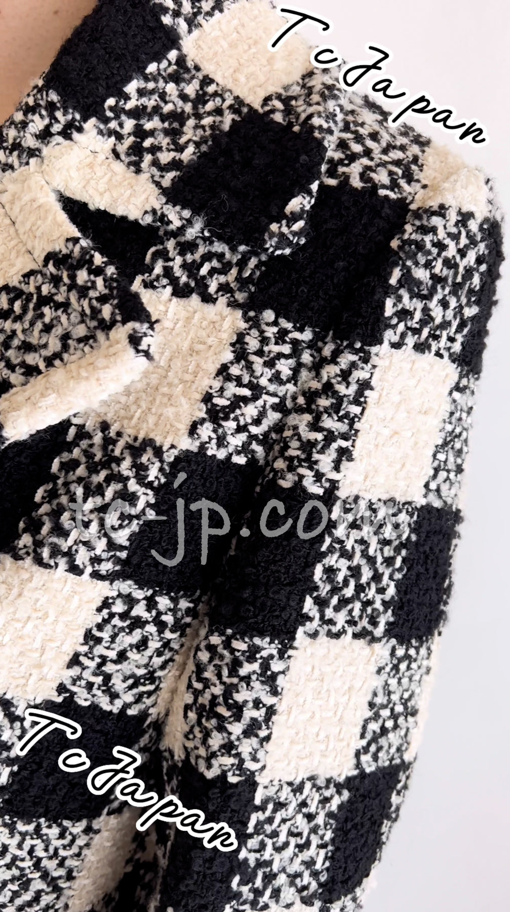 CHANEL 16PF Ivory Black Wool Silk Double Tweed Coat 34 36 38 40 シャネル アイボリー ブラック ウール シルク チェック ツイード コート メンズも!即発