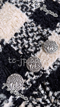 CHANEL 16PF Ivory Black Wool Silk Double Tweed Coat 34 36 38 40 シャネル アイボリー ブラック ウール シルク チェック ツイード コート メンズも!即発