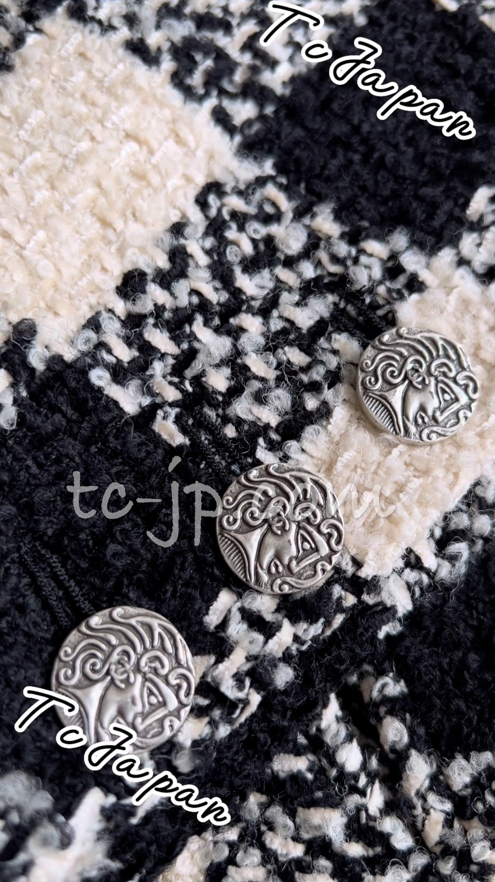 CHANEL 16PF Ivory Black Wool Silk Double Tweed Coat 34 36 38 40 シャネル アイボリー ブラック ウール シルク チェック ツイード コート メンズも!即発