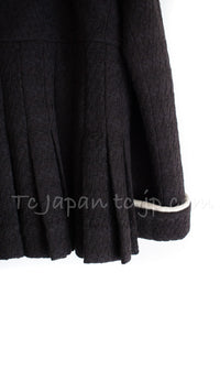 CHANEL 18PA 18B Brown Wool 100 Stand Collar Pleated Tweed Jacket 42 シャネル ブラウン ウール 100 スタンド カラー プリーツ ツイード ジャケット 即発