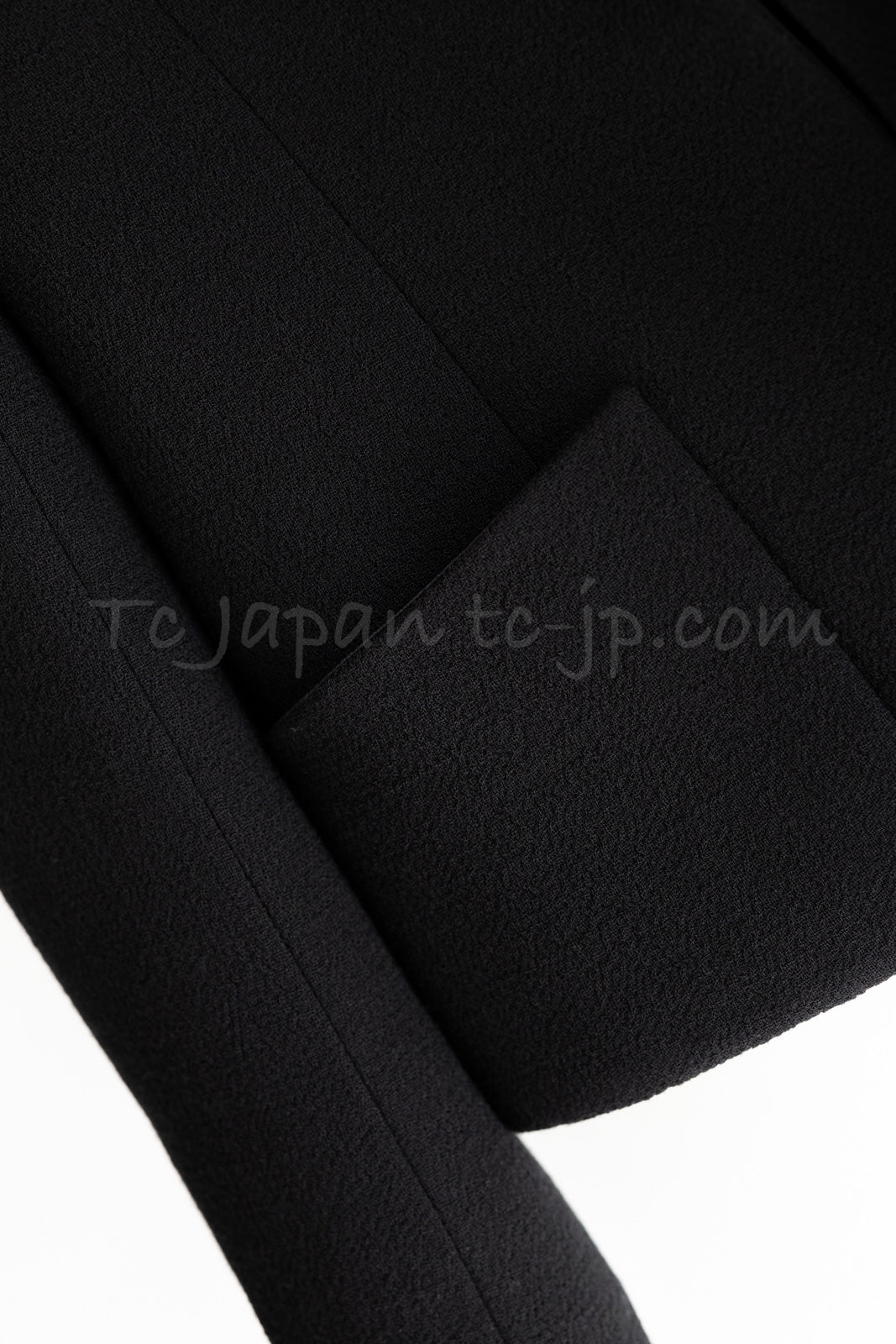 CHANEL 09C Black Wool Silk Collar Jacket Heart CC Button 34 シャネル ブラック CC ハート ボタン ウール シルク襟 ジャケット 即発