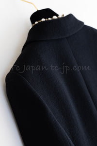 CHANEL 09C Black Wool Silk Collar Jacket Heart CC Button 34 44 46 シャネル ブラック CC ハート ボタン ウール シルク襟 ジャケット 即発