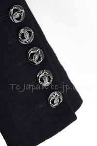 CHANEL 09C Black Wool Silk Collar Jacket Heart CC Button 34 シャネル ブラック CC ハート ボタン ウール シルク襟 ジャケット 即発