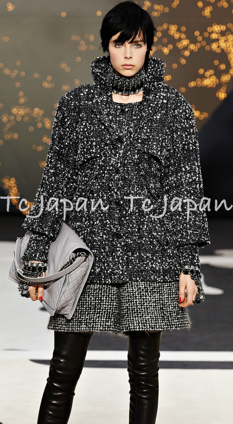 CHANEL 13A Black Ivory Mix Tweed Stand collar Jacket Coat 34 シャネル ブラック  アイボリー ミックス ツイード スタンドカラー ジャケット コート 即発