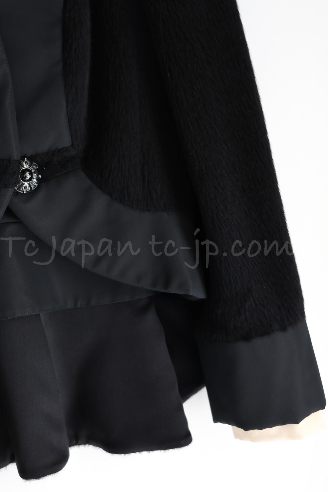 CHANEL 10A Black Alpaca Wool Gripox Buttons Jacket 38 シャネル ブラック アルパカ ウール グリポワ 宝石ボタン ペプラム ジャケット 即発