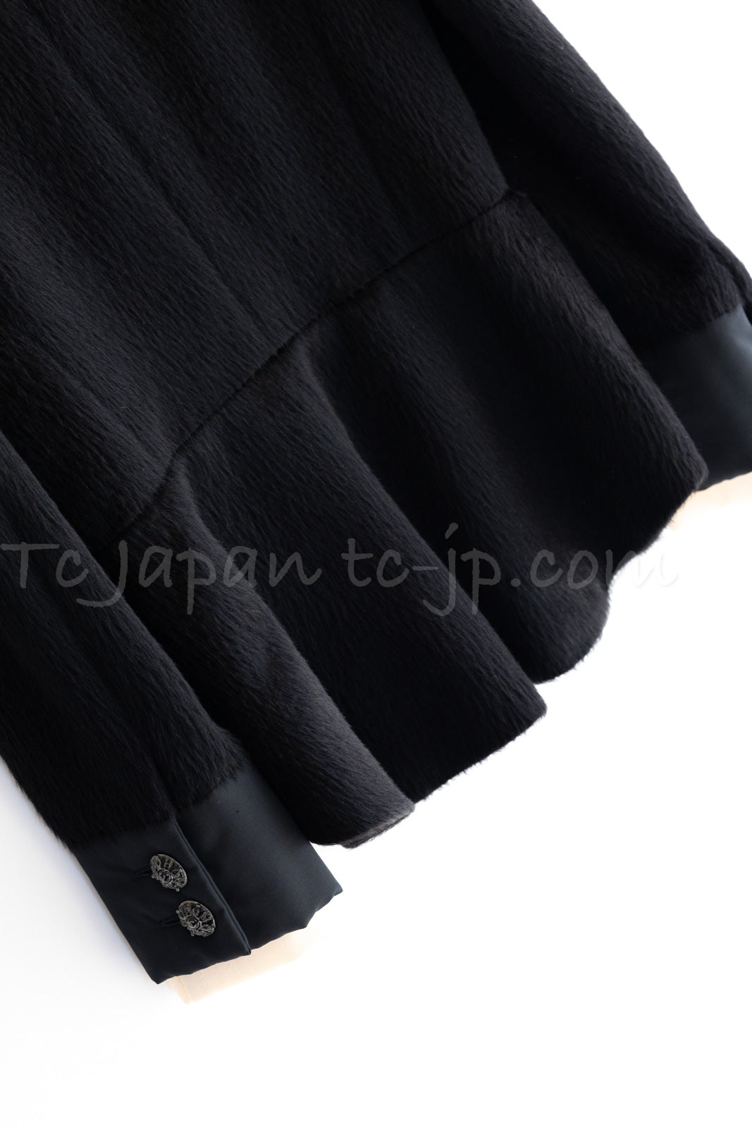 CHANEL 10A Black Alpaca Wool Gripox Buttons Jacket 38 シャネル ブラック アルパカ ウール グリポワ 宝石ボタン ペプラム ジャケット 即発