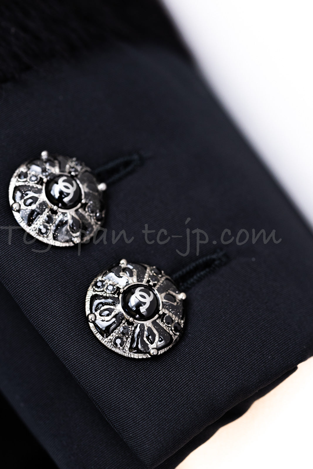 CHANEL 10A Black Alpaca Wool Gripox Buttons Jacket 38 シャネル ブラック アルパカ ウール グリポワ 宝石ボタン ペプラム ジャケット 即発
